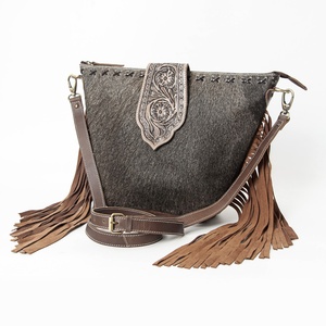 Bolso Bandolera de Cuero Vacuno Estilo Western Vintage, Hecho a Mano con Adornos Florales y Flecos de Gamuza para Mujer - Product Image 2