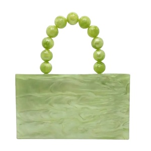 Bolso de mano de resina verde hecho a mano a la moda, bolso de noche estilo caja de acrílico brillante para fiestas, bodas y ocasiones especiales - Product Image 3