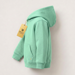 Sweat à capuche pour enfants au quotidien, coupe moderne, tissu respirant et toucher doux pour les enfants actifs par temps frais. - Product Image 3