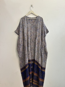 ชุดเดรสคาฟตันผ้าไหมส่าหรีสไตล์วินเทจคละแบบ - Product Image 3