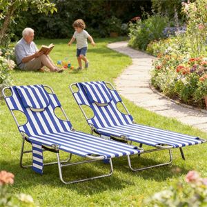 Ensemble de chaises longues d'extérieur à rayures bleues, un ensemble de deux fauteuils pour bronzer - Product Image 1