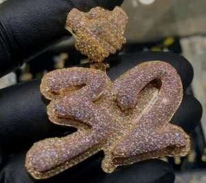 จี้เพชรโมอิสซาไนต์แบบกำหนดเองได้ ผ่านการทดสอบคุณภาพเพชร สำหรับผู้ชาย สไตล์ฮิปฮอป เงินแท้ 925 ประดับเพชรเต็มชิ้น เหมาะสำหรับเป็นของขวัญ - Product Image 5