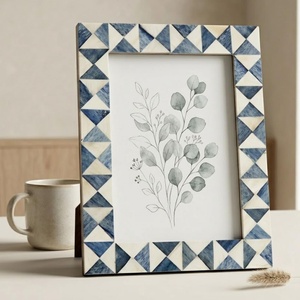ZONE HANDICRAFTS HCZ-40 กรอบรูปตั้งโต๊ะทรงสี่เหลี่ยมผืนผ้า งานแฮนด์เมดน้ำหนักเบา ตกแต่งด้วยกระดูกฝังลาย โมเดิร์น พิมพ์ดิจิทัล 1 สี น้ำเงิน - Product Image 3