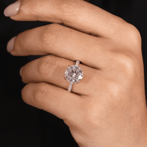 Bague de fiançailles et de mariage SATVIK RATNA Luxury Big Bold Beautiful, 4 carats de diamant de laboratoire avec halo caché, bande accentuée, or 14 carats, certifiée IGI - Product Image 5