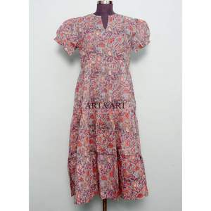 Robe mi-longue en coton tricoté à imprimé floral numérique, col en V, manches courtes, coupe trapèze, écologique, respirante, douce et naturelle - Product Image 1