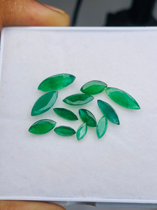 Émeraude naturelle de qualité supérieure, taille marquise, provenant de Zambie, certifiée IGI, couleur verte, 9 carats, pour la fabrication de bijoux, prix avantageux - Product Image 1