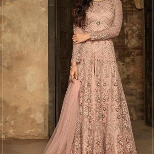 Tenue de mariage indienne pakistanaise, robe Anarkali en filet, tenue de réception de mariage, robe Anarkali entièrement brodée, vente chaude 2021 - Product Image 1