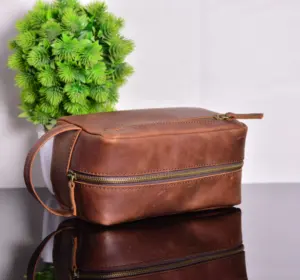 Genuine Leather Customized Easy Clean Men Cosmetic Toiletry Bag For Travel Men & Women