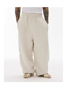 Pantalon de survêtement en coton pour homme, style streetwear, coupe évasée, jambe droite ample et cordon de serrage, design décontracté à jambe large. - Product Image 5