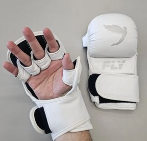 ถุงมือหนังสีขาวสำหรับมวยไทย MMA แบบครึ่งนิ้ว ปรับขนาดได้ สายรัดข้อมือ ปรับได้ ราคาส่งถูก รุ่นใหม่ FLY แบบกำหนดเองได้ - Product Image 1