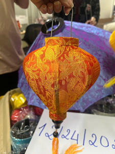 Lanternes en Soie et Bambou Imprimées de Motifs Floraux Colorés en Gros – Lanternes Décoratives d'Extérieur pour la Maison, Style Floral Peint à la Main - Product Image 3