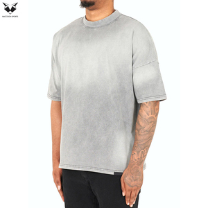 เสื้อยืดคอกลมสีพื้นสำหรับผู้ชายปี 2026 แบบ OEM ODM ดีไซน์เรียบง่ายสไตล์ลำลอง ผ้าพรีเมียม ทรงเข้ารูป แขนสั้น ทันสมัย - Product Image 3