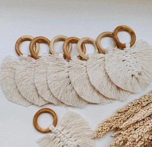 แหวนรองผ้าเช็ดปากลายใบไม้แบบมาคราเม่, ของตกแต่งโต๊ะแบบมาคราเม่ - Product Image 1