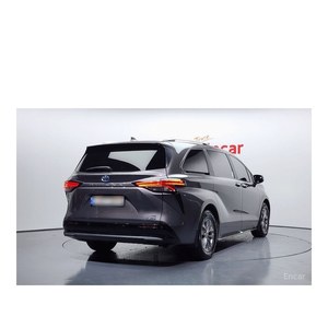 Toyota Sienna 2.5 Híbrida AWD de abril de 2023 con Asientos de Cuero, Cámara Trasera, 73,551 km, Volante a la Izquierda - Product Image 2