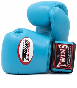Gants de boxe en cuir de vache véritable Twins Muay Thai, gants d'entraînement professionnels pour le sparring et le kick-boxing - Product Image 2