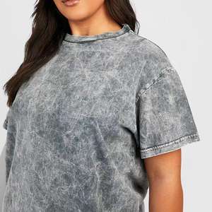 T-shirt noir en maille imprimé délavé à l'acide, grammage lourd, effet vieilli vintage, 100% coton, coupe oversize, personnalisé - Product Image 2