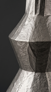 Vase décoratif de luxe en métal argenté, moderne, à texture bombée empilable, pour la décoration intérieure de la maison, du bureau et du hall. - Product Image 5