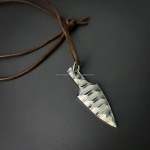 Collier pendentif en acier inoxydable motif flèche, style romantique, style viking, cadeau fait main unisexe pour fête, anniversaire, mariage - Product Image 2