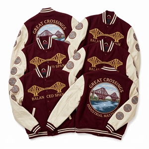 Chaqueta universitaria al por mayor, cuerpo de lana azul marino, mangas de cuero color ocra, estilo Timber Span, con diseño de puente cubierto, tipo Letterman - Product Image 4