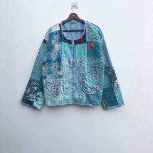 Abrigo Kantha de Algodón Khambadi Vintage Hecho a Mano, Chaqueta de Retazos con Relleno, Diseño Estampado Cosido a Mano, Tejido con Bolsillos - Product Image 2