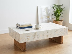 Table basse rectangulaire en nacre faite à la main, design moderne, écologique, pour salon - Product Image 1