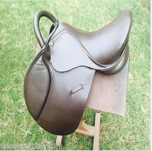 Silla de Montar Inglesa de Cuero Genuino con Armazón de Fibra Flexible para Salto Ecuestre, Tamaños 15, 16, 17 y 18 Pulgadas, Ancho Regular/Medio - Product Image 6