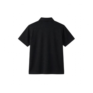 เสื้อโปโลสีดำแบบกำหนดเองสำหรับผู้ชาย แขนสั้น ผ้าปิเก้คอตตอน สีพื้น ปกคอพับ ทรงเข้ารูป ขายส่ง เสื้อโปโลดีไซน์เนอร์ - Product Image 2