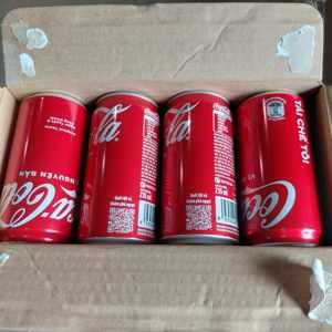 Refresco <span class=keywords><strong>Coca</strong></span>-<span class=keywords><strong>Cola</strong></span> Original en Lata de 235ml/ Bebidas Carbonatadas Vietnamitas <span class=keywords><strong>al</strong></span> <span class=keywords><strong>por</strong></span> <span class=keywords><strong>Mayor</strong></span> a Precio Económico - Product Image 3