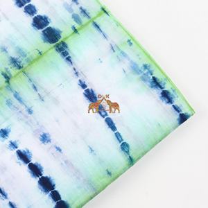 Nueva llegada 100% algodón puro Tie Dye estampado tela hecha a mano y ligera para mujeres vestidos camisas y más - Product Image 6