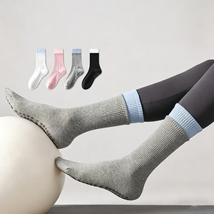 Calcetines Antideslizantes con Logotipo Personalizado, Calcetines de Yoga de Algodón Acanalado, Calcetines de Pilates - Product Image 1