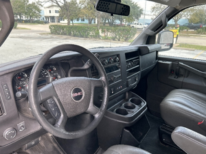 Furgoneta de Carga GMC Savana G23705 2019/2020 Usada en Buen Estado con Transmisión Automática, 77,076 millas (Furgoneta de Panel) - Product Image 4