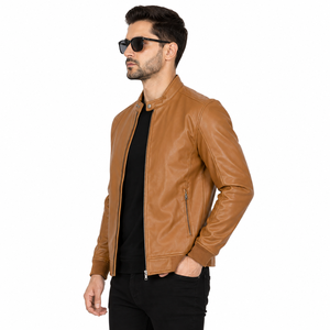 Veste en cuir pour homme, confectionnée avec des panneaux résistants, des coutures solides, une doublure douce et des poches sécurisées pour les tenues décontractées par temps frais. - Product Image 2