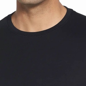 Haut à manches courtes durable, coupe ajustée, anti-rétrécissement, vêtement de mode pour homme, disponible en noir - Product Image 2