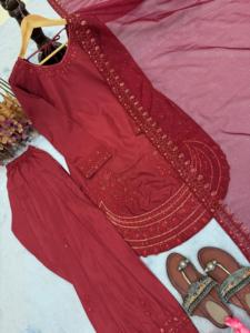 Última Moda en Ropa Femenina: Salwar Kameez Bordado para Bodas y Festivales, Traje de la India - Product Image 3