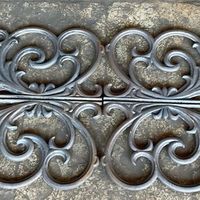 Panneau d'escalier moderne en fer forgé avec motif floral en volute, accent décoratif durable en treillis pour escalier, intérieurs intemporels, extérieur