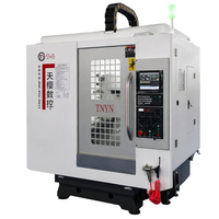 Máquina CNC de 5 Ejes, Centro de Mecanizado Vertical de Alta Precisión con Mesa Rotatoria para Piezas Metálicas, Precio de Fábrica