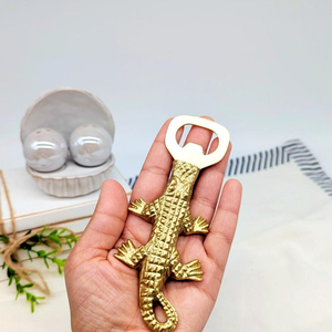 Ouvre-bouteille en métal Crocodile Doré Fait Main, Finition Or Décorative, Outil de Luxe pour Cuisine et Bar, Design Animal Vintage - Product Image 2