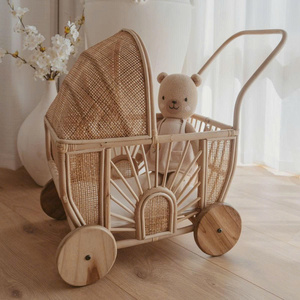 รถเข็นหวายน่ารักสำหรับตุ๊กตาเด็ก ออกแบบ OEM สำหรับเด็กทารก ผลิตด้วยมือจากเวียดนาม ขายส่งจากโรงงานโดยตรง - Product Image 1