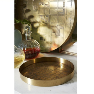 Plateau de rangement en verre de style nordique de luxe au service de la salle de séjour rétro, plateau de rangement en métal creux en fer doré miroir de fruits - Product Image 4