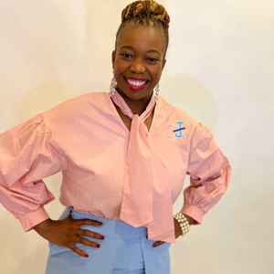 Blusa de Mujer con Cuello en V y Lazo, Camisa de Oficina Rosa de Manga Larga Jack and Jill, Top Casual de Moda con Logotipo Bordado al por Mayor - Product Image 2