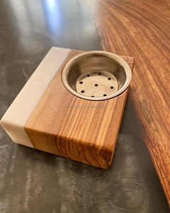 Brûleur à encens Bukhoor en bois d'acacia en résine époxy artisanale Aura Crescent dorée, coulé à la main, porte-encens Oud de luxe pour les nuits du Ramadan - Product Image 1