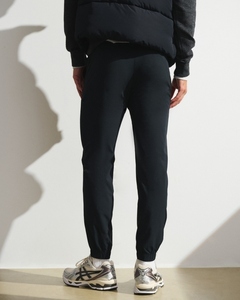 Jogging personnalisés pour hommes, performance optimale, OEM ODM |   Pantalon d'entraînement léger et extensible, coupe ajustée, taille élastique, pantalon de sport - Product Image 4