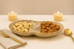 Bol à Snacks Double en Céramique de Luxe avec Noix de Cajou et Amandes, Plateau de Service Élégant Finition Marbre, Bol de Service Divisé pour Noix - Product Image 3