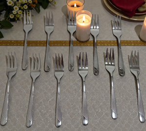 Juego de Tenedores de Acero Inoxidable Sostenible de Alta Calidad, Tenedor para Pastelería y Postres, Moderno, Personalizable, Resistente al Óxido, para Hoteles de 5 Estrellas - Product Image 1