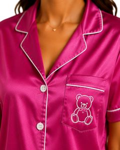 Conjunto de Pijama de Satén Rosa Intenso Personalizado por el Fabricante, Ropa de Dormir de Seda para Mujer, Conjunto de Pijama con Bordado de Osito de Peluche, Manga Corta, Suave, para Descansar - Product Image 5