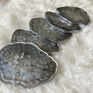 Bandeja de servir de resina epoxi hecha a mano de lujo con juego de posavasos, bandeja decorativa con efecto de resina para café, de la India. - Product Image 2