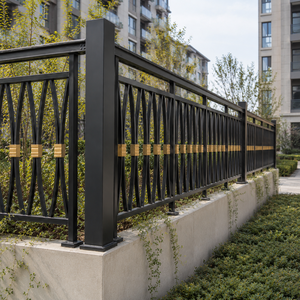 Valla Geométrica Moderna de Metal Negro con Detalles Dorados para Jardín, Apartamento, Delimitación, Panel de Seguridad para Exteriores - Product Image 1