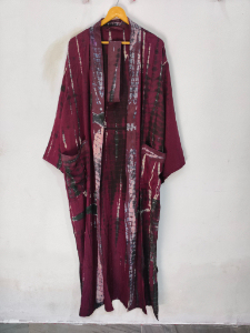 Robe longue kimono en soie Bridel, patchwork, pour couvrir le bikini, vêtement de nuit, kimono en sari indien vintage recyclé fait main - Product Image 4