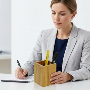 Porte-stylos en bambou avec finition naturelle, organiseur de bureau écologique pour stylos et marqueurs, collection artisanale - Product Image 1