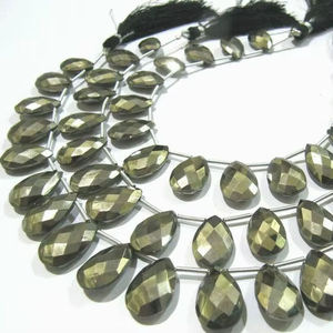Chaîne de perles de pyrite naturelle en forme de poire facettées, 8 pouces de long - Product Image 1